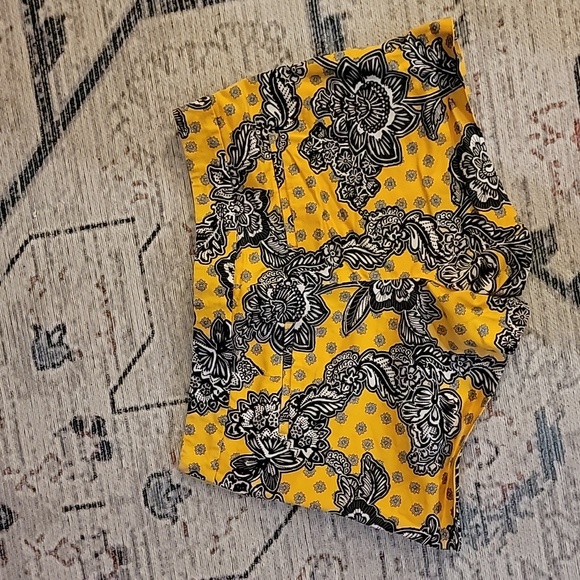 Express side zippered shorts size 8 - Picture 4 of 4